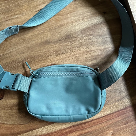 Lulu belt bag - Picture 2 of 3